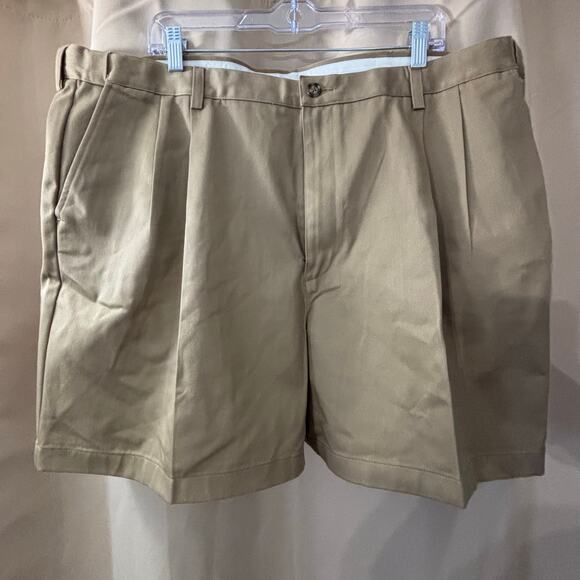 L.L. Bean 44W Natural Fit NWT 100% Cotton Wrinkle Resistant - Picture 1 of 4